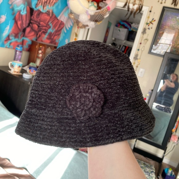 august black hat - Picture 2 of 3